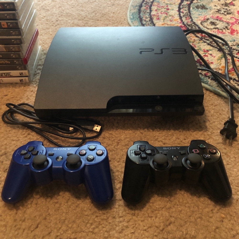 PS3 Bundle - controllers & games